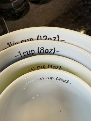 Retro pastel measuring cups