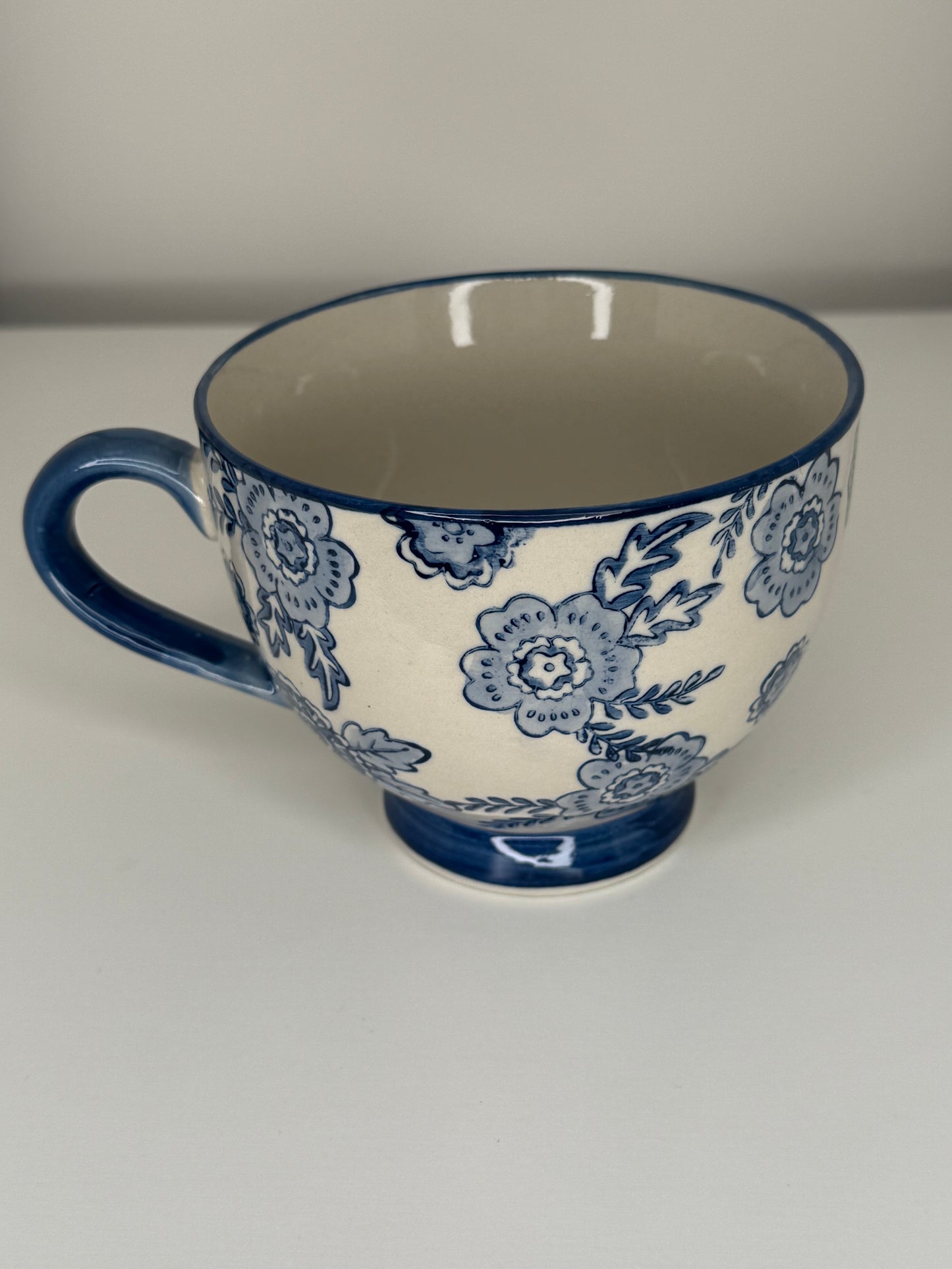 Blue flora mug