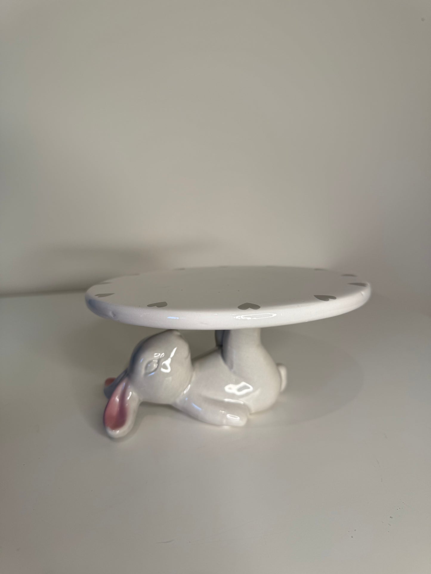 Rabbit cake stand