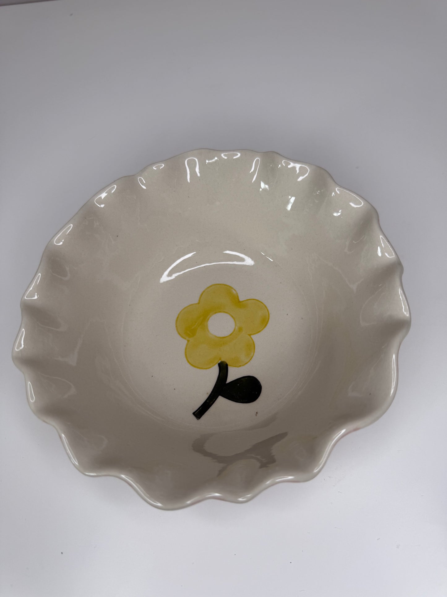 Flower frilly bowl