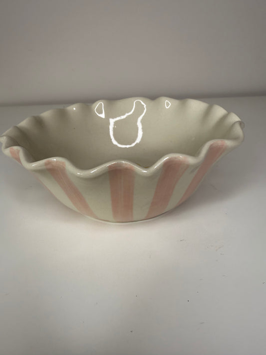 Flower frilly bowl