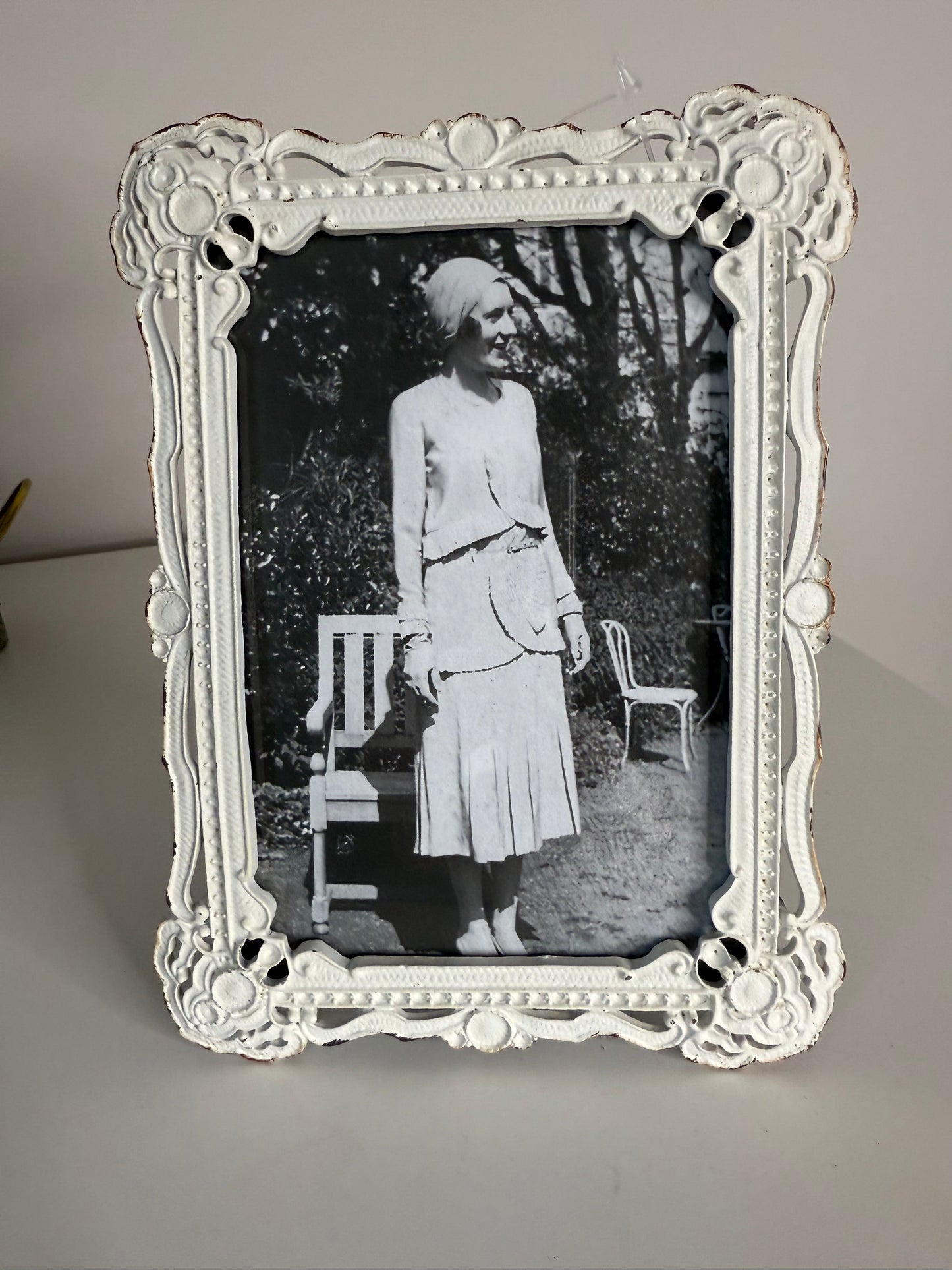 White Vintage Style Photo Frame